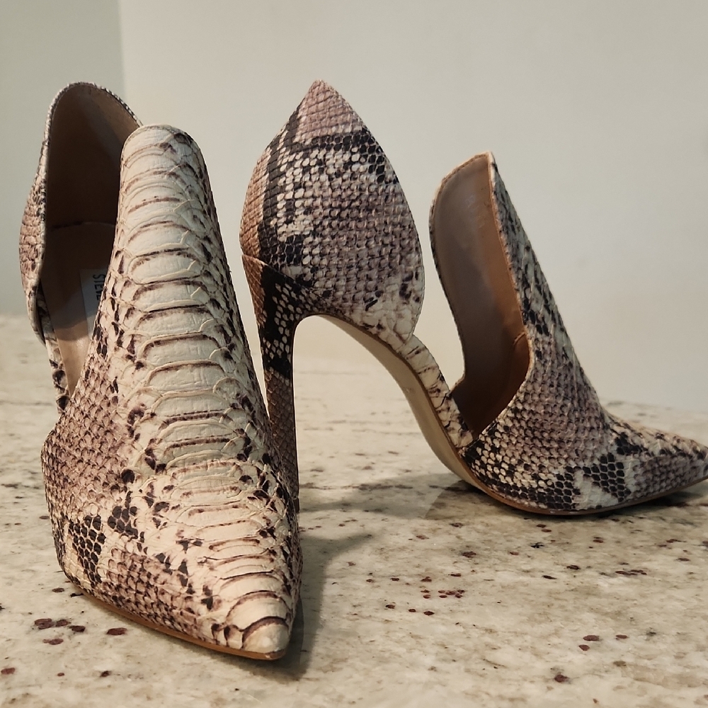 Steve Madden Cream and Brown Heels with Snakeskin Pattern
